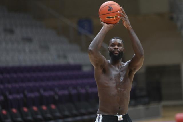 爱游戏登入-史蒂芬森将进行个人试训 篮网雄鹿等队将现场考察